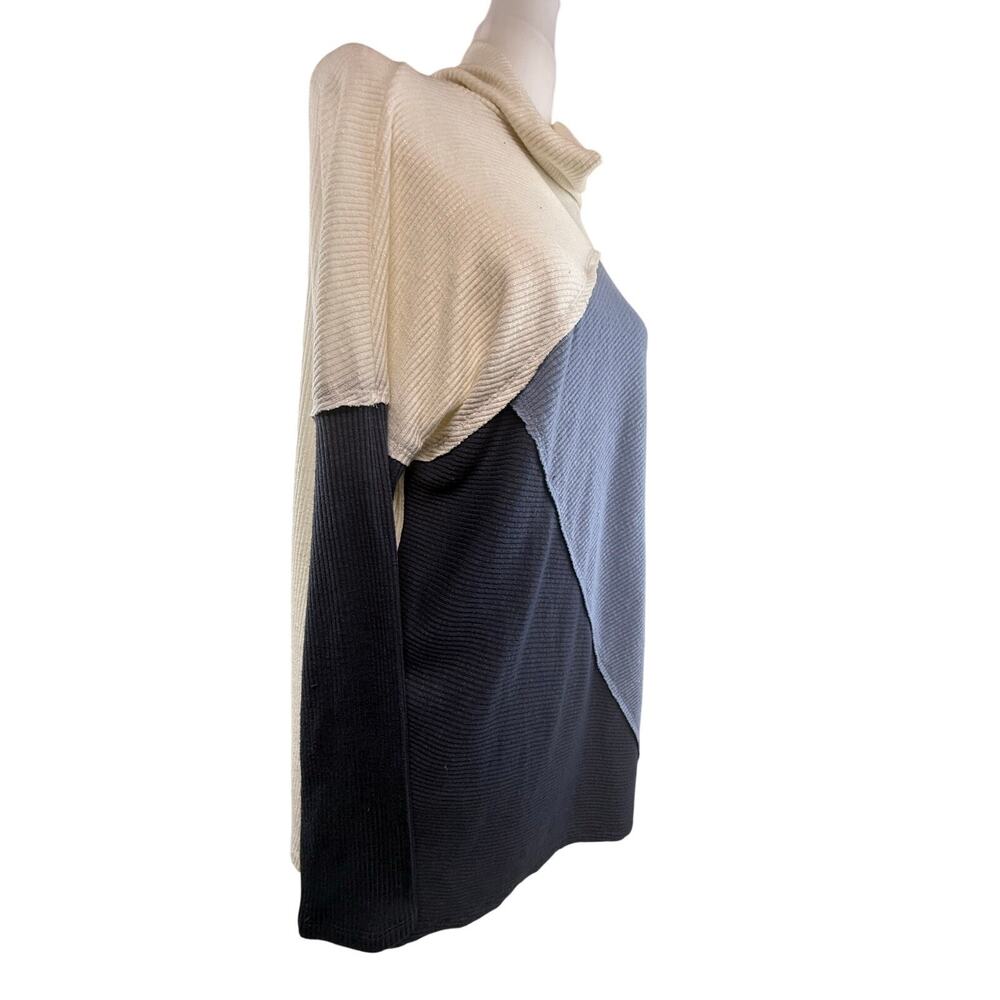 SKU3185 Maurices Women's Size Large Blue White Color block FoldOver Blouse Top